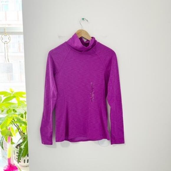 NEW Under Armour ColdGear Purple Turtleneck Workout Top Size Medium - Picture 1 of 5